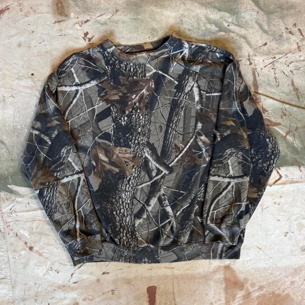 Essential camo sweatshirt Size large